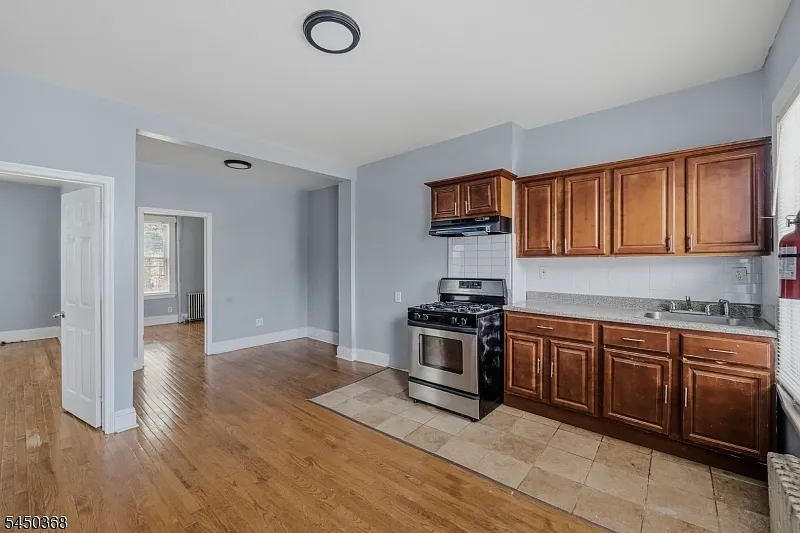 2 bed, 1.0 bath, $1,900 — Photo 1