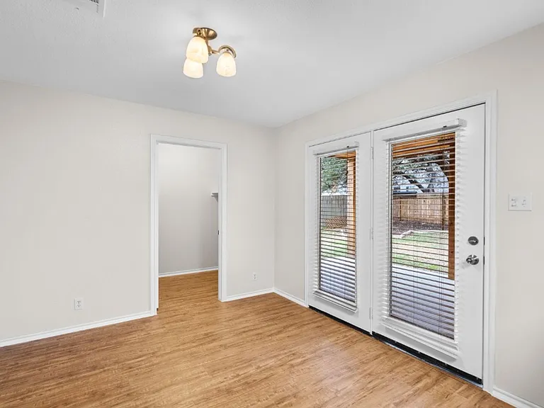 905 Lodosa Dr — Photo 11