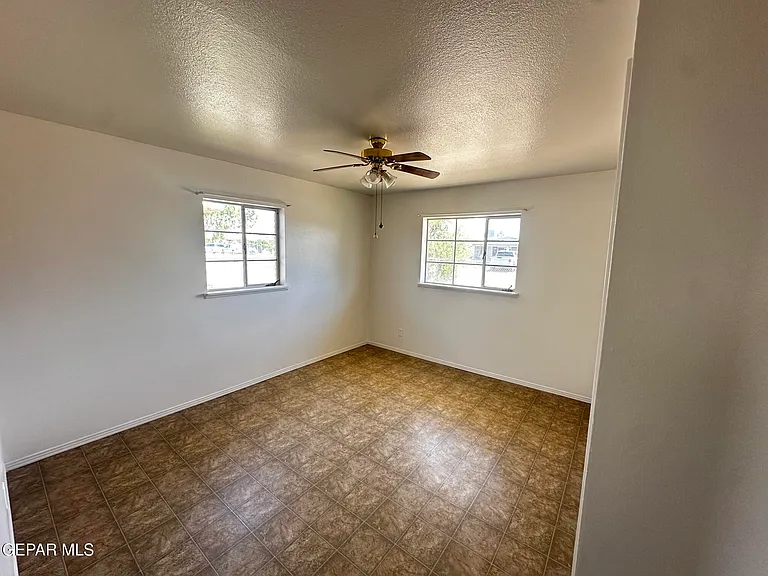 5719 Bainbridge Ave — Photo 9