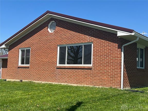 2nd image of 1213 Sugar Maple Dr