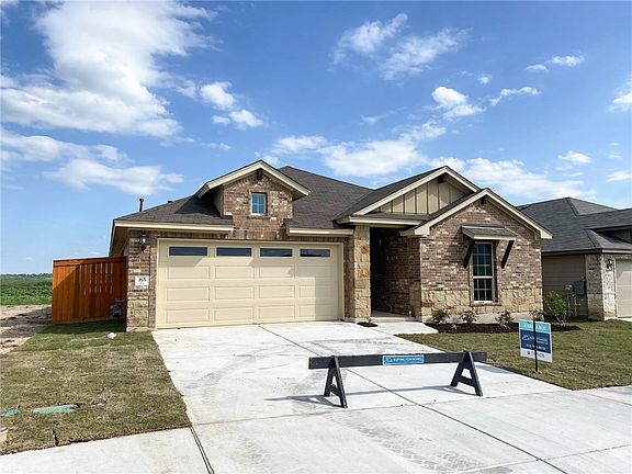 3rd image of 165 Gray Wolf Dr