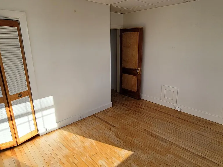 42 N State St #13 — Photo 8