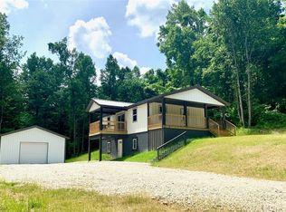 10600 Orlon Rd NE, Salineville, OH 44651