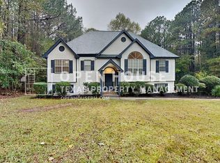 5022 Cliff Top Dr, Loganville, GA 30052
