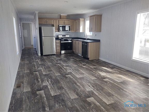 4th image of 1414 Eastshore Dr