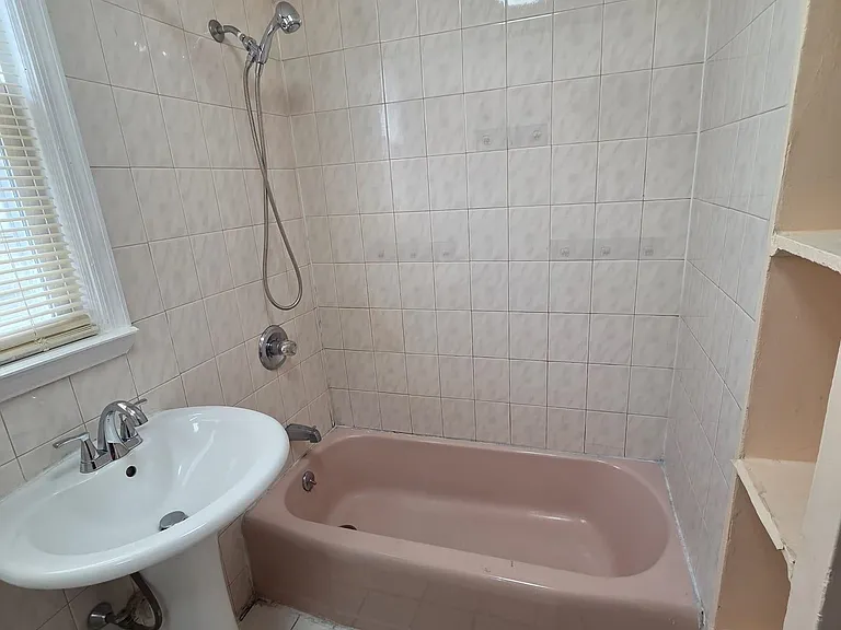 364 Woodlawn Ave #2 — Photo 17