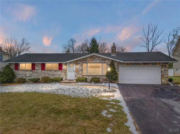 3380 Mountain Ave, Hellertown, PA 18055