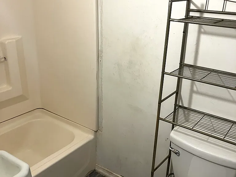 437 Linden St — Photo 10