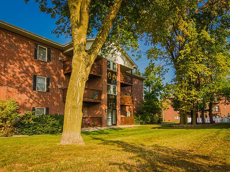 Creek Club Apartments — Photo 6
