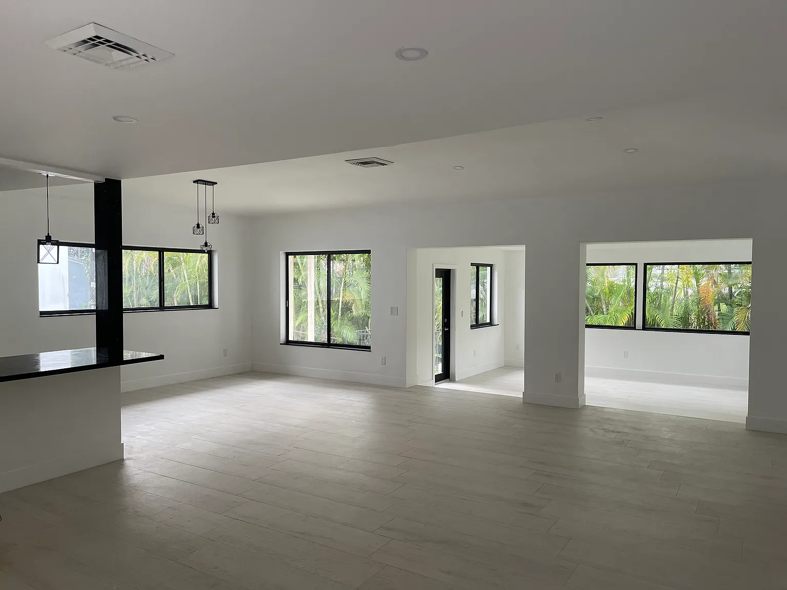 3 bed, 2000 sqft, $8,000 — Photo 1