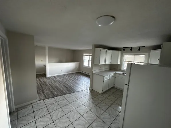 18 Prospect St, Southbridge, MA 01550