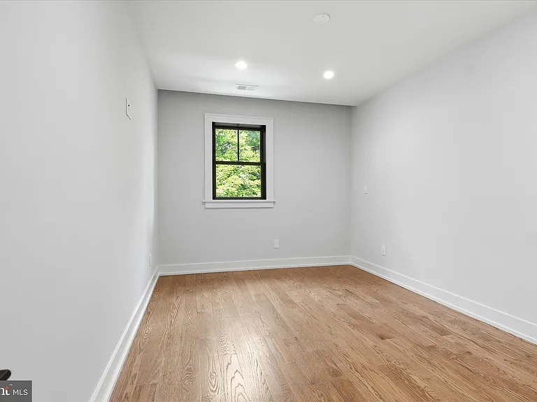 5921 Chesterbrook Rd — Photo 58