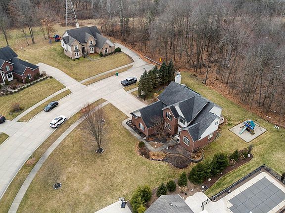 3rd image of 23514 Fredericks Dr