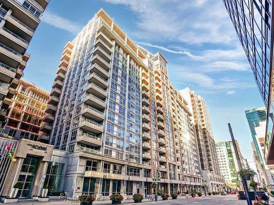 1st image of 250 Wellington St W #326