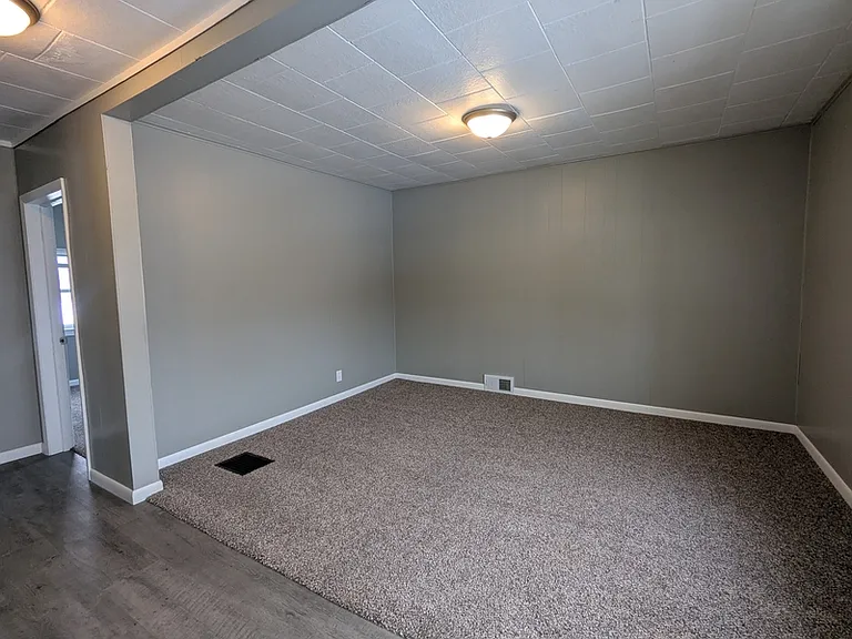 520 E Washington St — Photo 24