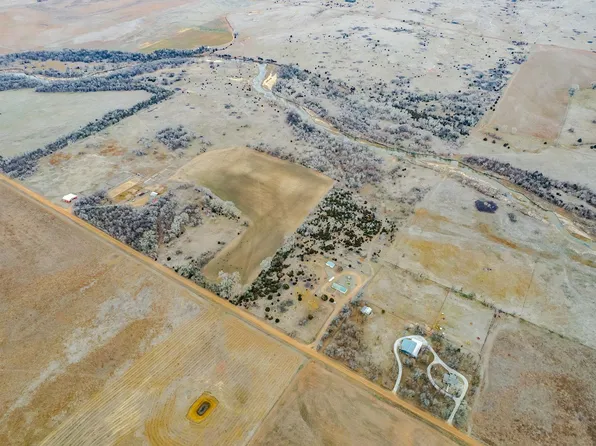 4605 W Castleton Rd, Pretty Prairie, KS 67570