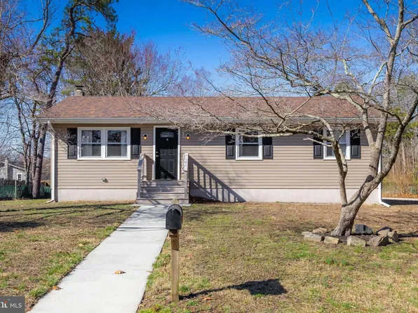 902 Roosevelt Blvd, Clayton, NJ 08312