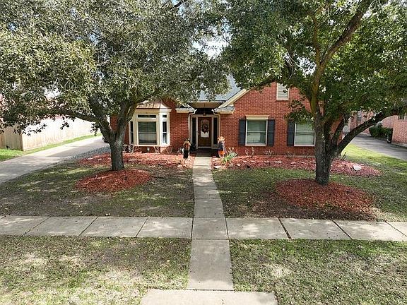 2nd image of 2423 Cinco Park Pl
