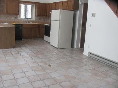 4th image of 18 Essex St