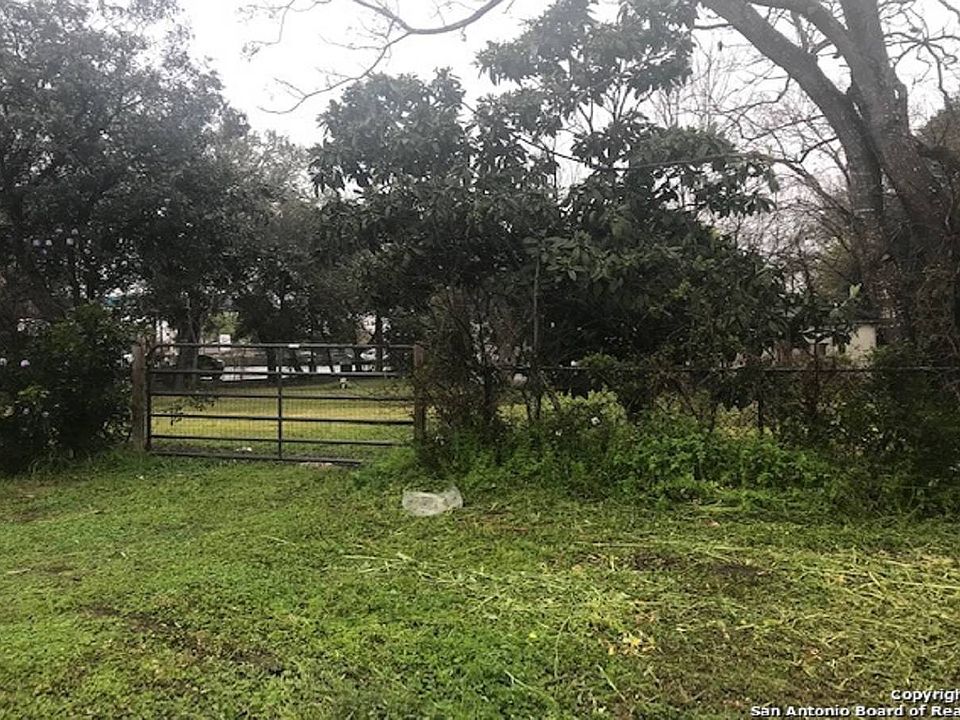 1st image of 1426 State Highway 46 S