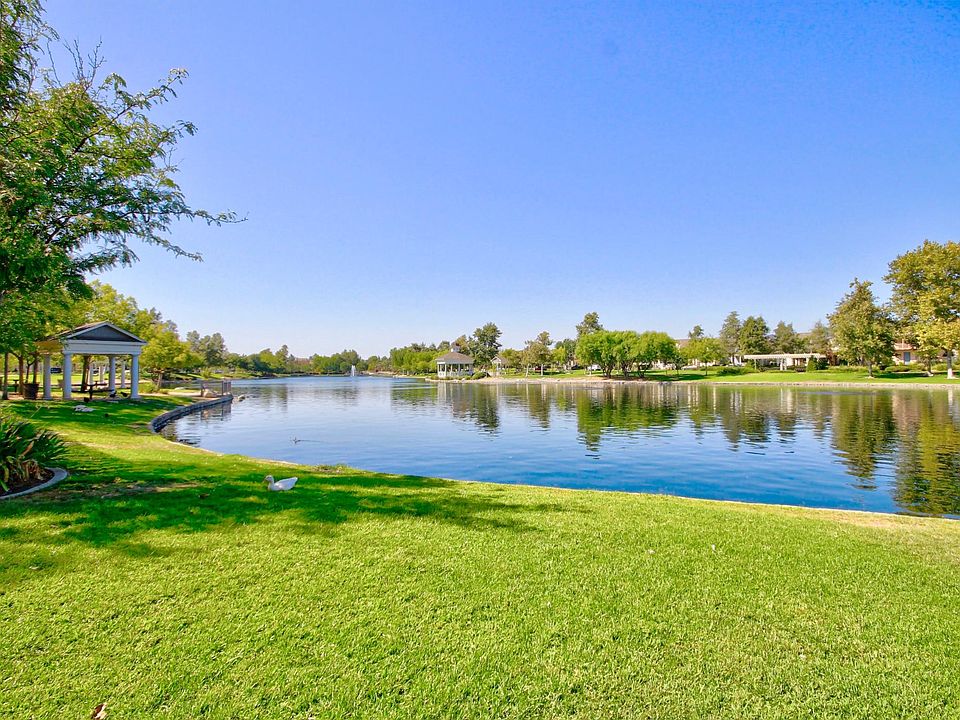 1st image of 28790 S Lake Dr