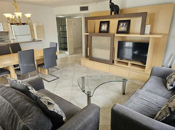 3605 Indian Creek Dr APT 301, Miami Beach, FL 33140