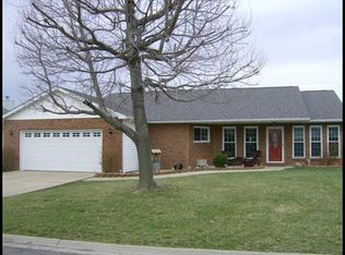 936 Dere Bere Dr, Mascoutah, IL