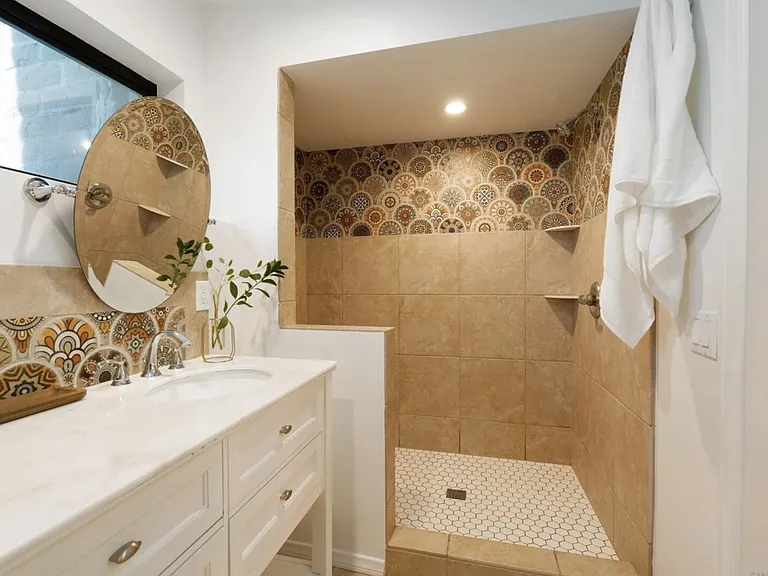 Palos Verdes Dr — Photo 21