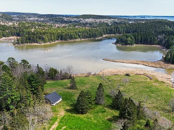 2nd image of 14 Tidal Creek Road