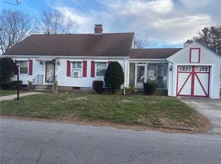 36 Knollwood Ave, Cranston, RI 02910