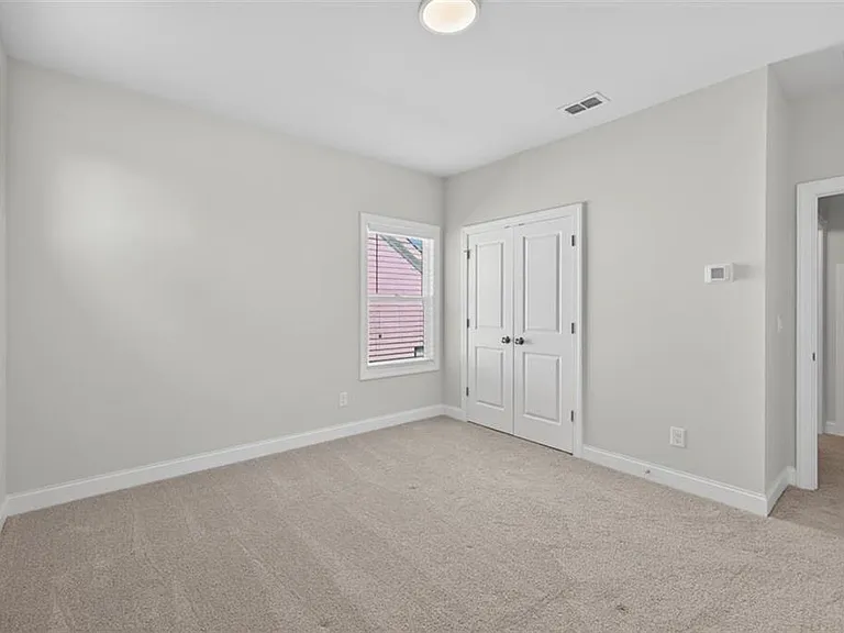 491 Pearl St — Photo 31