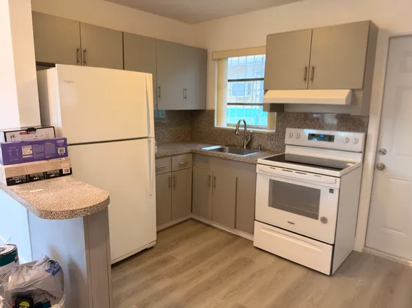 1204 E 5th Ave, Hialeah, FL 33010