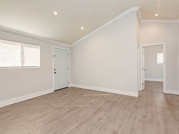 5th image of 3244 Chapman St #1/2