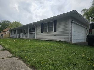 92 Bay Rd, Fox Lake, IL 60020