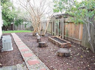 6049 Northcrest Cir APT 3, Carmichael, CA 95608