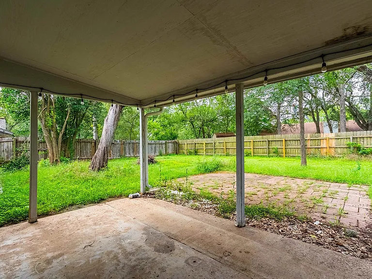 1001 Echo Ln — Photo 18