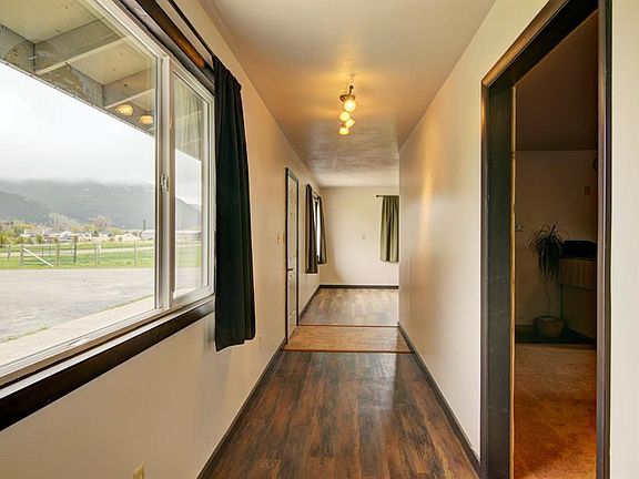 5th image of 134 Canyon View Dr