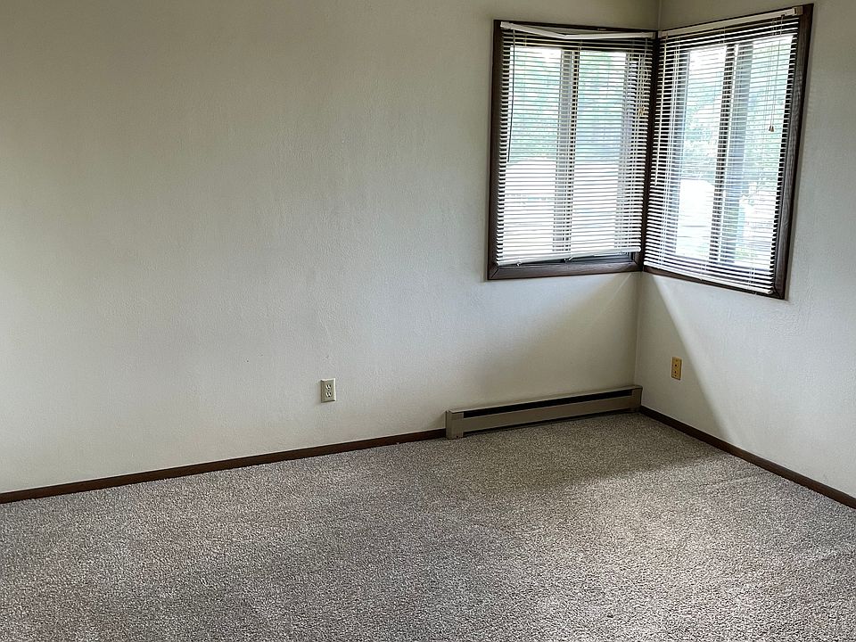 2nd image of 411 Mill St S APT 7
