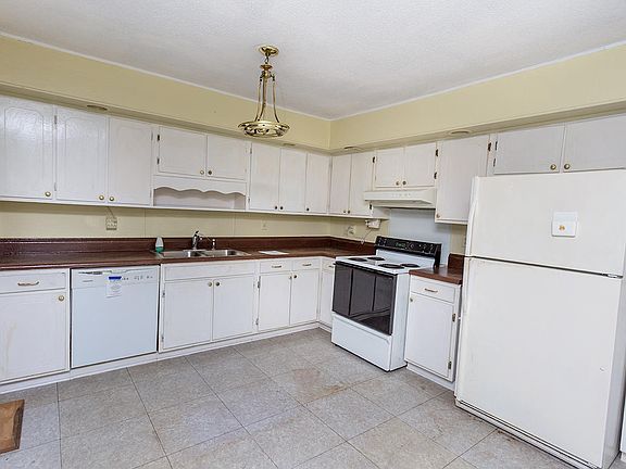 3rd image of 1018 Kenny Way Dr