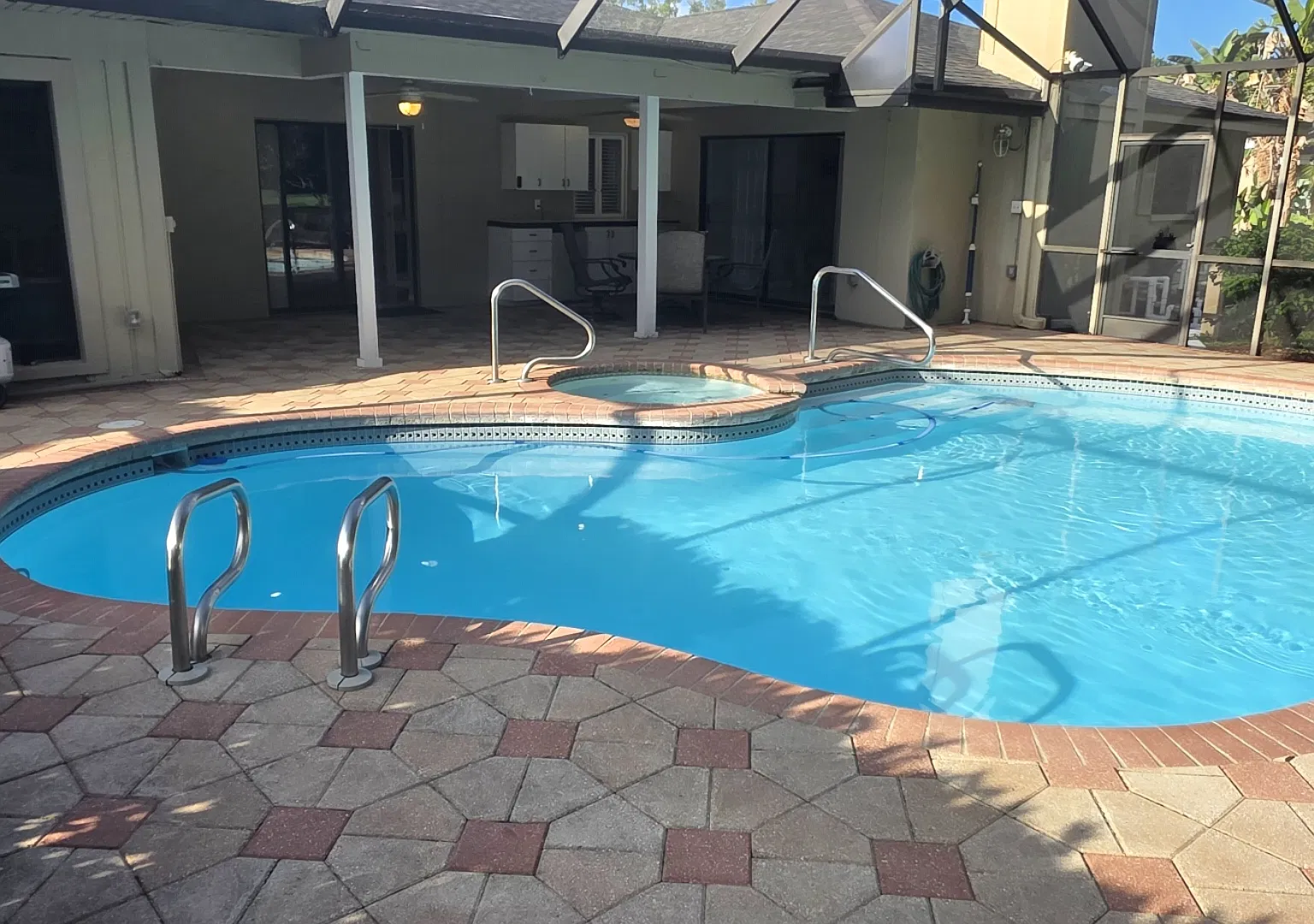 4 bed, 2211 sqft, $3,900 — Photo 3