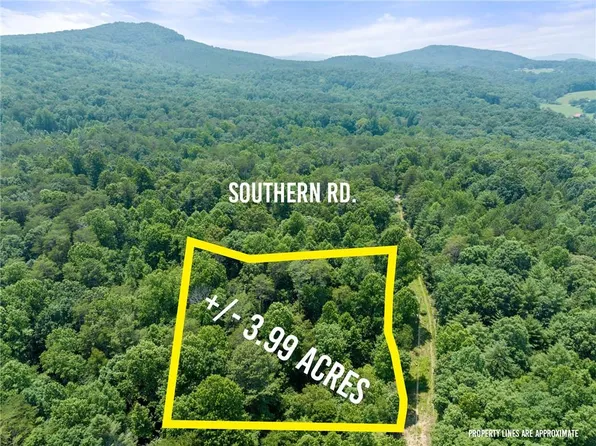 345 Southern Rd #4, Ellijay, GA 30536