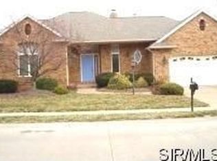 6 Brookshire Ln, Edwardsville, IL 62025