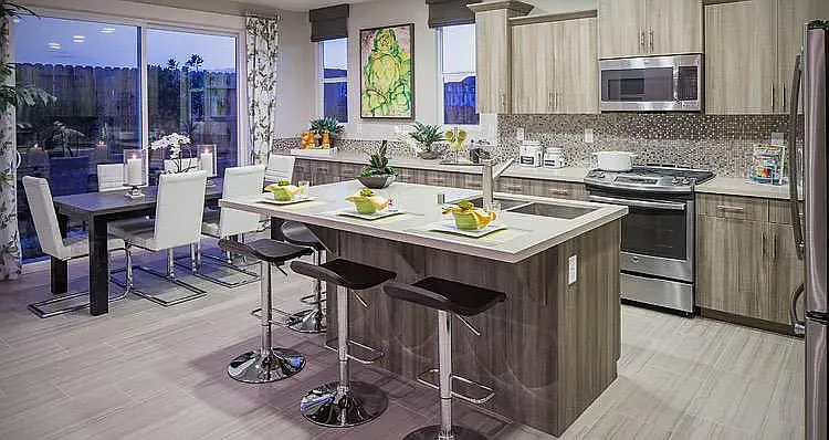 4 bed, 2150 sqft, $3,310 — Photo 3