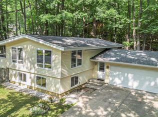 2802 Holiday Pines Rd, Traverse City, MI 49686