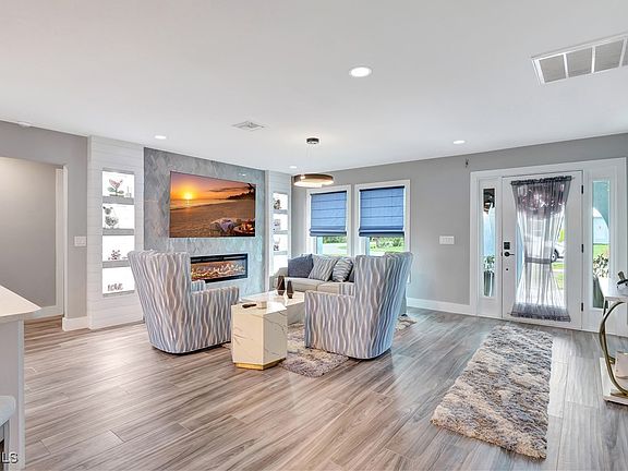 4th image of 2499 Sapodilla Ln