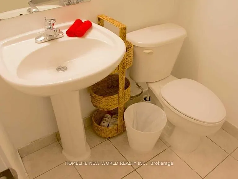 210 Victoria St #909 — Photo 8