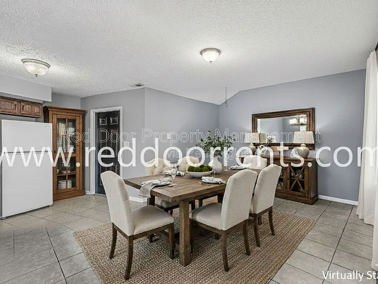 517 Gibbs St — Photo 2