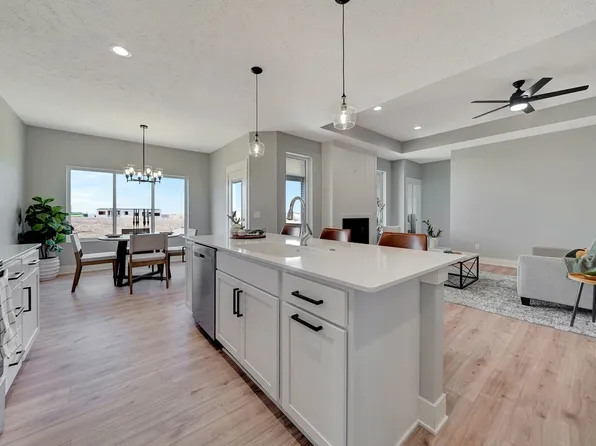 8606 Highview Cir, Lincoln, NE 68516