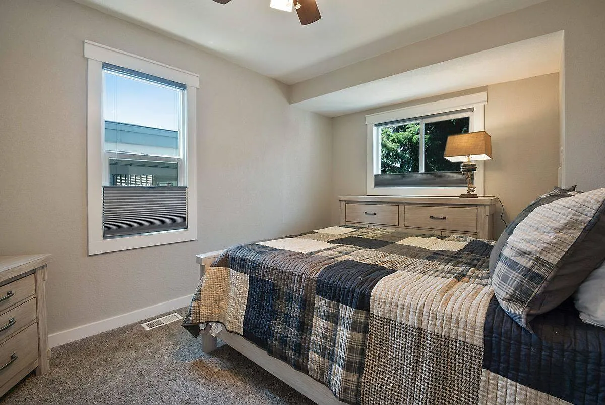2 bed, 1100 sqft, $2,000 — Photo 4
