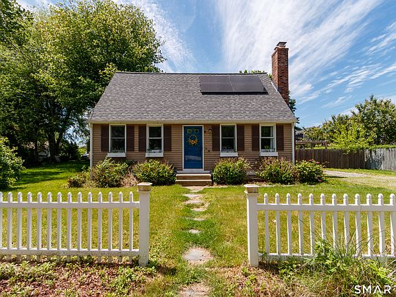 4th image of 15 Bluff Avenue